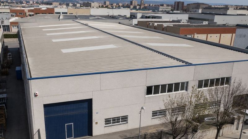 Reparación de cubierta de nave industrial en polígono de Sabadell